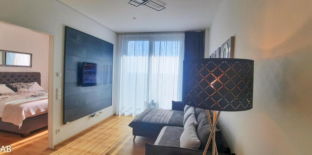 Superior Apartment & Rooftop Pool Відень Екстер'єр фото