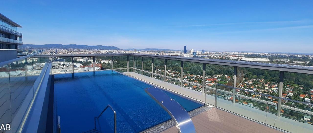 Superior Apartment & Rooftop Pool Відень Екстер'єр фото